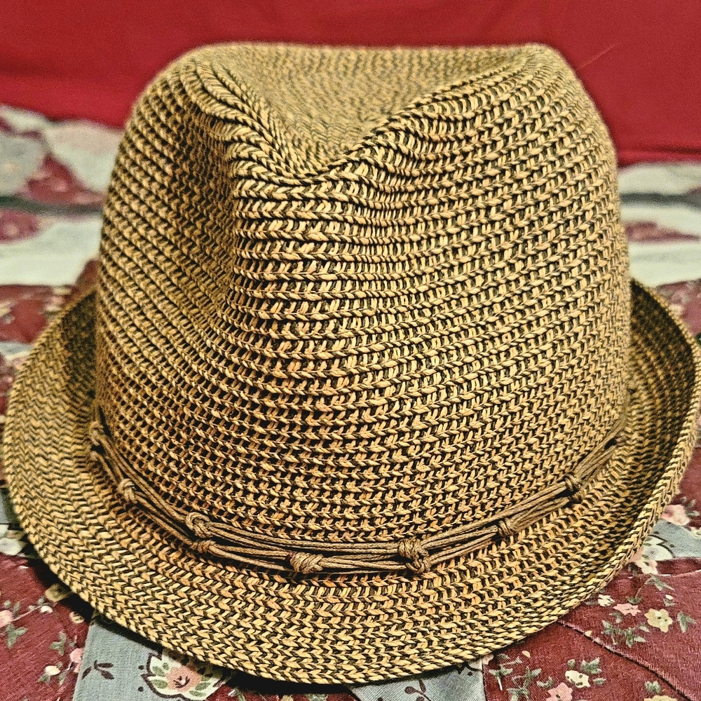 TOMMY BAHAMA Womens gently used Fedora brown/black w/ with tassel $20 Size